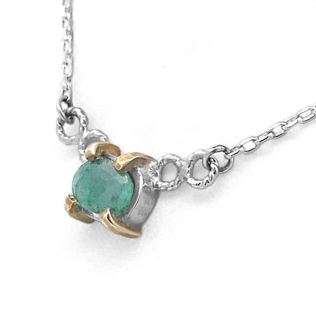 Emerald Prongs Necklace