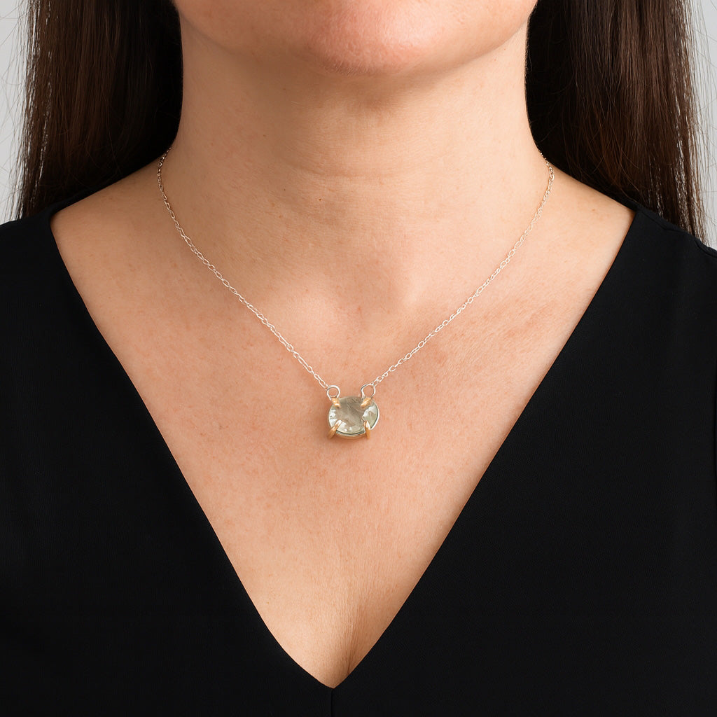 Emerald Prongs Necklace